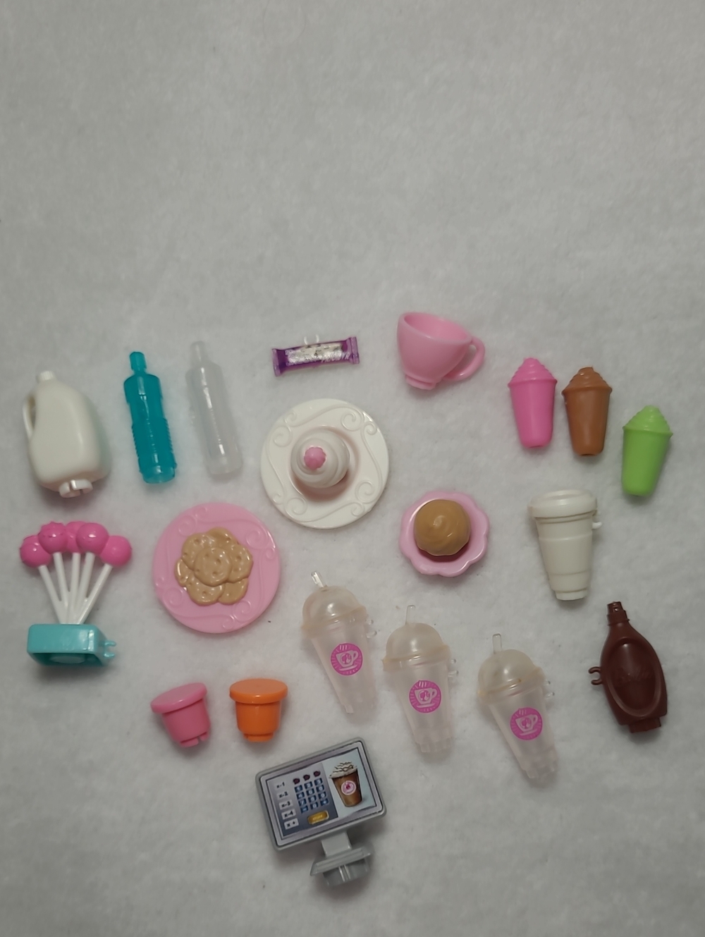Barbie Year 2019 You Can Be Anything Coffee Shop Playset W/ Curvy Barbie Doll - Picture 9 of 12